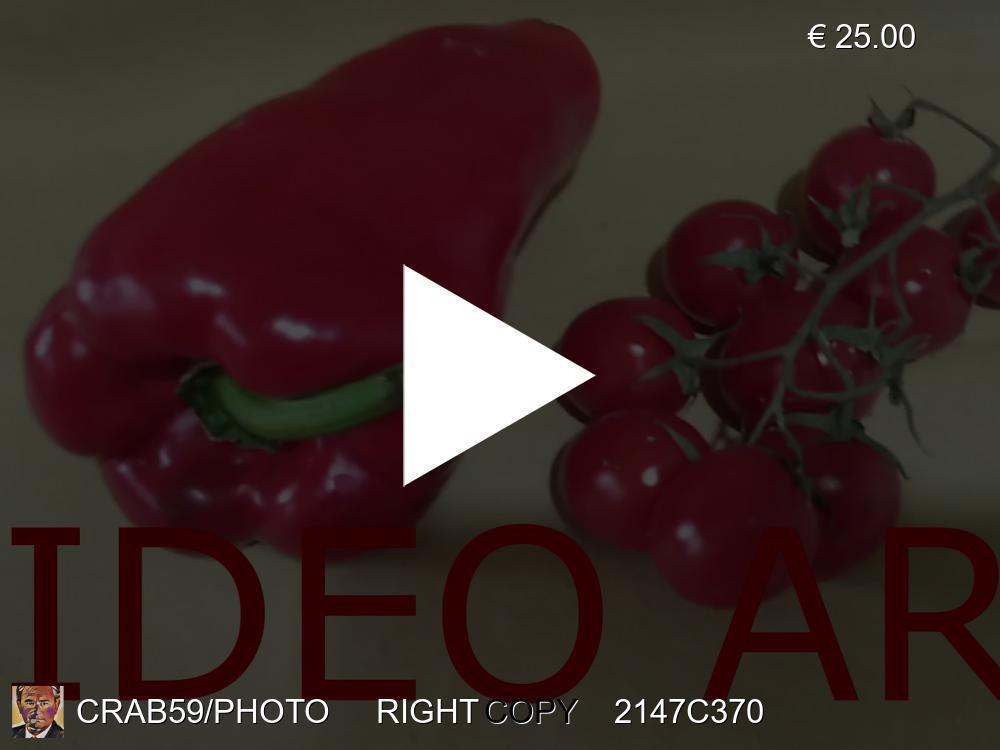 Video arte /   Madre natura - rosso  ( Artista- Francesco  Iozzo )